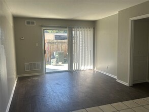 6702 Biggs Ct in Houston, TX - Building Photo - Building Photo