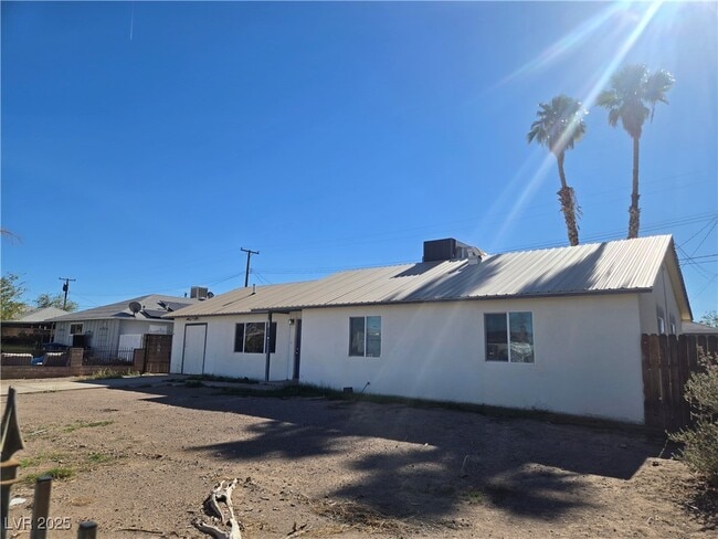121 Grove St in Henderson, NV - Building Photo - Building Photo
