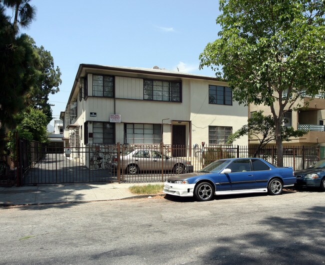 5841 Virginia Ave in Los Angeles, CA - Building Photo - Building Photo