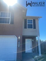 16830 Huntington Ln in St. Robert, MO - Building Photo