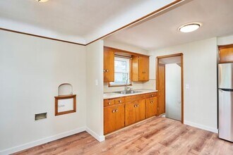 15318 Turney Rd in Maple Heights, OH - Building Photo - Building Photo