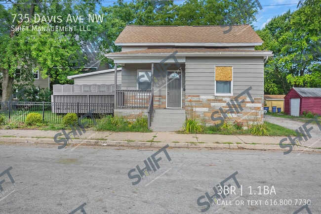 property at 735 Davis Ave NW