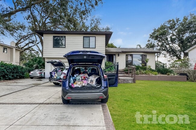 property at 13764 86th Ave N