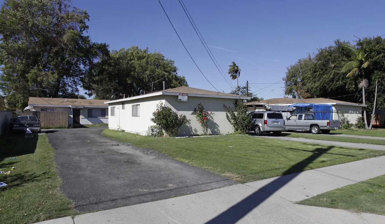 8829-8839 Hoffman St in Buena Park, CA - Foto de edificio
