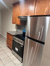 281 Juana Ave, Unit 309 in San Leandro, CA - Building Photo - Building Photo