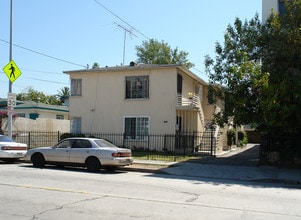 1520 N Normandi Ave in Los Angeles, CA - Building Photo - Building Photo