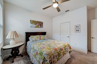 5413 Wishing Arch Dr in Apollo Beach, FL - Foto de edificio - Building Photo