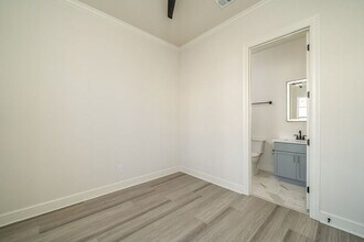 544 W Erwin St in Tyler, TX - Building Photo - Building Photo