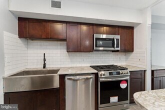 212 G St SW in Washington, DC - Building Photo - Building Photo