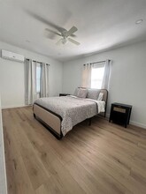 2315 Taylor St, Unit Rear in Hollywood, FL - Building Photo - Building Photo