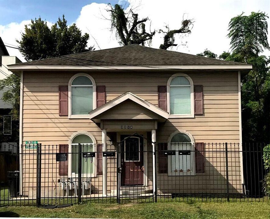 3214 Hutchins St-Unit -2 in Houston, TX - Building Photo