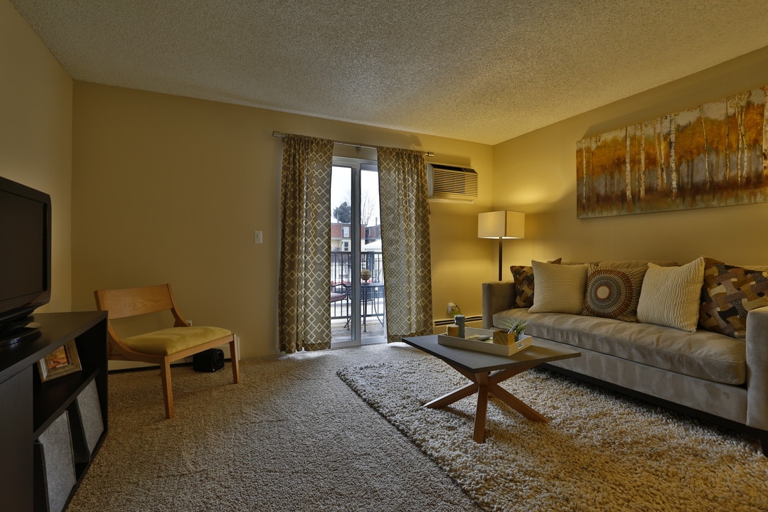 ReNew Pinehurst in Denver, CO - Building Photo