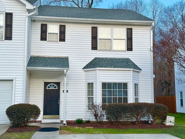 400 Misty Groves Cir in Morrisville, NC - Building Photo - Building Photo