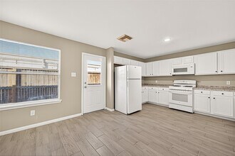 17250 Cricketbriar Ct in Houston, TX - Building Photo - Building Photo