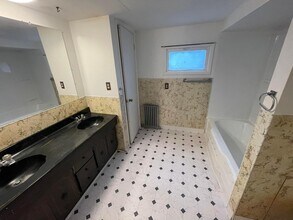 409 Honesdale Ct in Scranton, PA - Foto de edificio - Building Photo