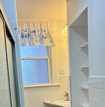 12 Delaware Ter, Unit 2nd floor in Albany, NY - Building Photo - Building Photo