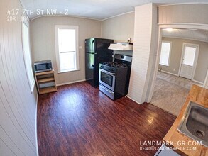 417 7th St NW in Grand Rapids, MI - Building Photo - Building Photo