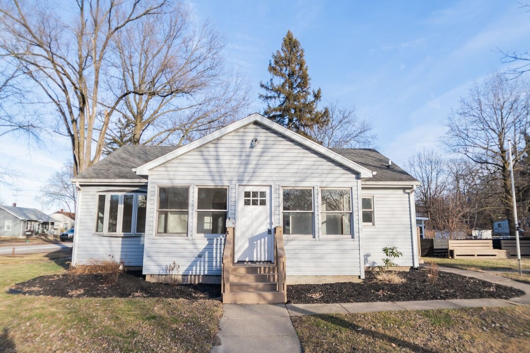 201 Chesterton Blvd in Chesterton, IN - Building Photo