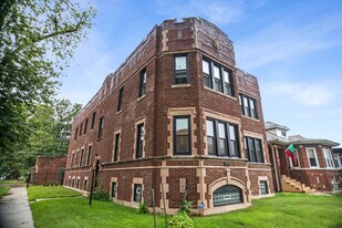 7958 S Luella Ave in Chicago, IL - Building Photo