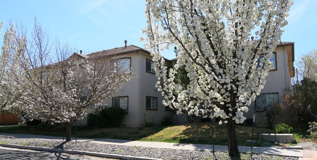 1041 Watt St in Reno, NV - Foto de edificio - Building Photo