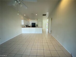 622 SE 13th Pl in Cape Coral, FL - Building Photo - Building Photo