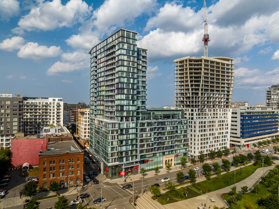 Le Duke in Montréal, QC - Building Photo