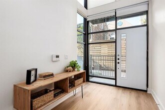 4111 Newton Ave in Dallas, TX - Foto de edificio - Building Photo