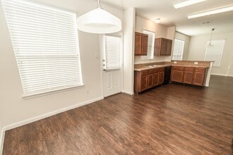 12 Santa Barbara Dr in Manvel, TX - Building Photo - Building Photo