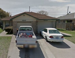 6841-6843 S Creek Dr in Fort Worth, TX - Building Photo