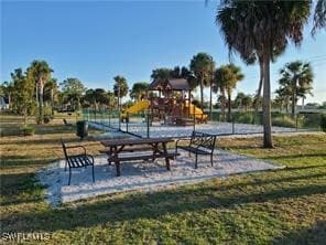 193 Santa Clara Dr in Naples, FL - Foto de edificio - Building Photo