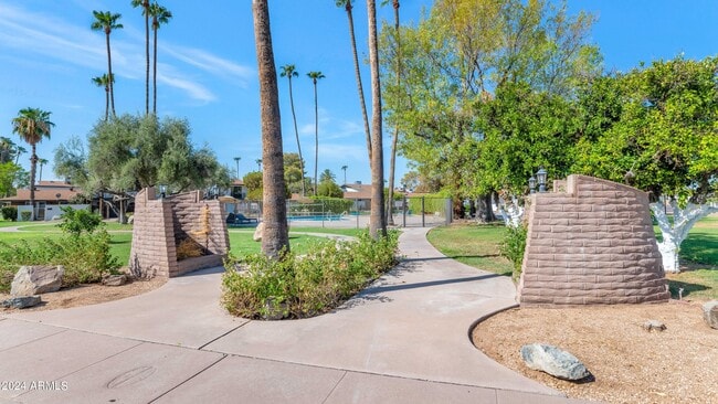 property at 7635 E Minnezona Ave