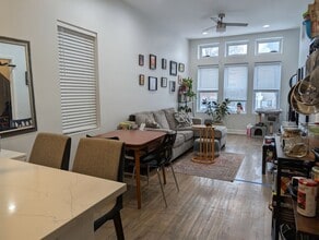 2434 W Moffat St in Chicago, IL - Building Photo - Building Photo