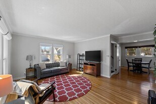 2901 Zenith Ave N in Minneapolis, MN - Building Photo