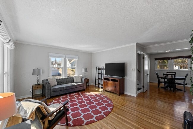 property at 2901 Zenith Ave N