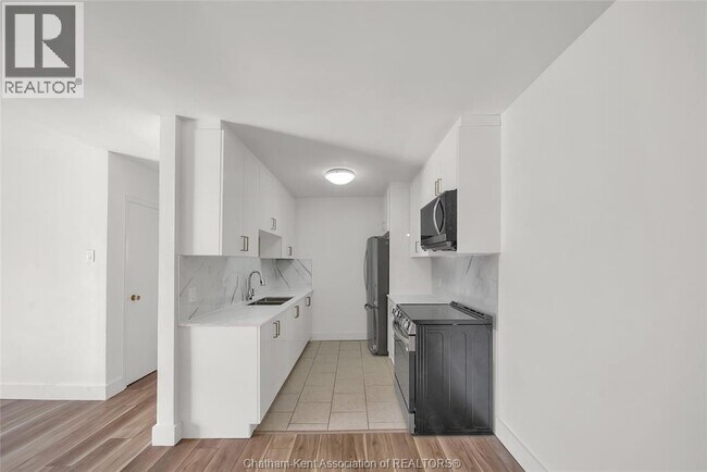 25 Orchard Heights Dr in Chatham, ON - Building Photo - Building Photo