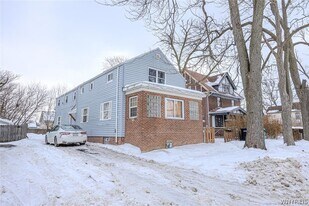 1629 10th St, Unit 1 in Niagara Falls, NY - Building Photo