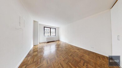 96 5th Ave in New York, NY - Building Photo - Building Photo