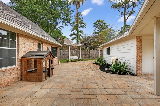 property at 3614 Cedar Glen Ln