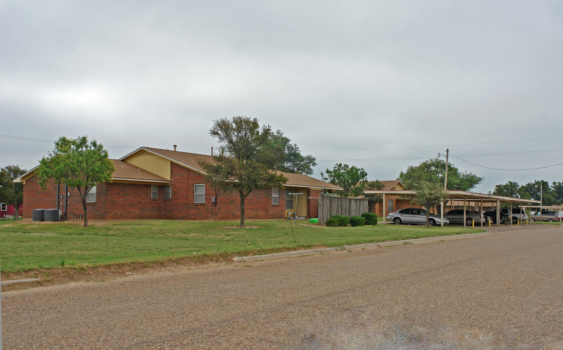 1222 Avenue D in Ralls, TX - Foto de edificio