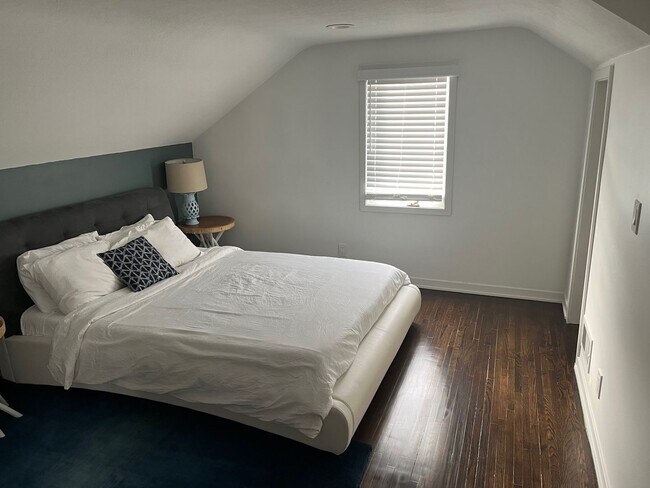 property at 115 16th St NE