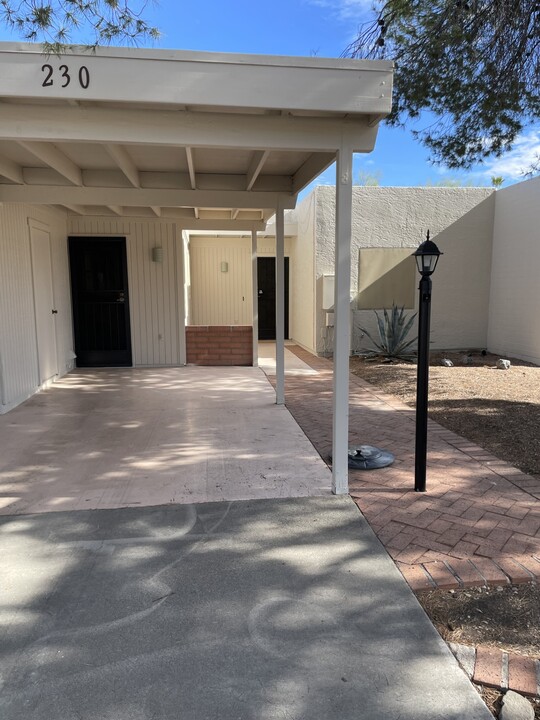 230 N Calle Acuarela in Green Valley, AZ - Building Photo