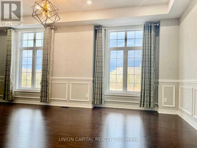 707 Clifford Perry Pl in Newmarket, ON - Building Photo - Building Photo