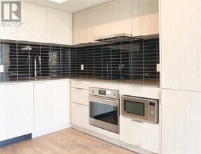 60-PH160 Shuter St in Toronto, ON - Building Photo - Building Photo