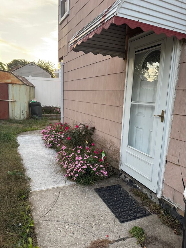 1548 Islip Ave in Brentwood, NY - Building Photo - Building Photo