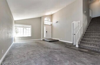 741 Round Table Dr in Las Vegas, NV - Building Photo - Building Photo