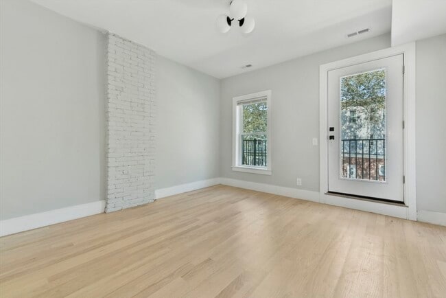 179 Chelsea St, Unit #1