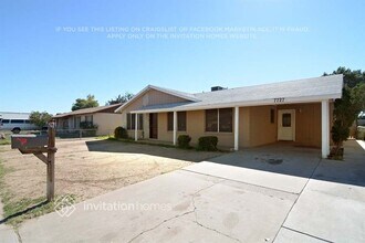 7727 W Reade Ave in Glendale, AZ - Building Photo - Building Photo