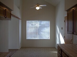 248 W Fremont Ave in Clovis, CA - Building Photo - Building Photo