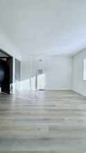 4033 Palmwood in Los Angeles, CA - Building Photo - Interior Photo
