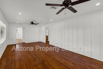 2335 W Morten Ave in Phoenix, AZ - Foto de edificio - Building Photo